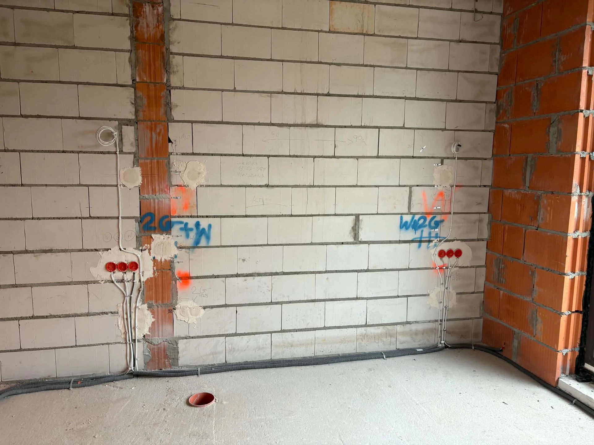 Okablowanie ścienne instalacji elektrycznej