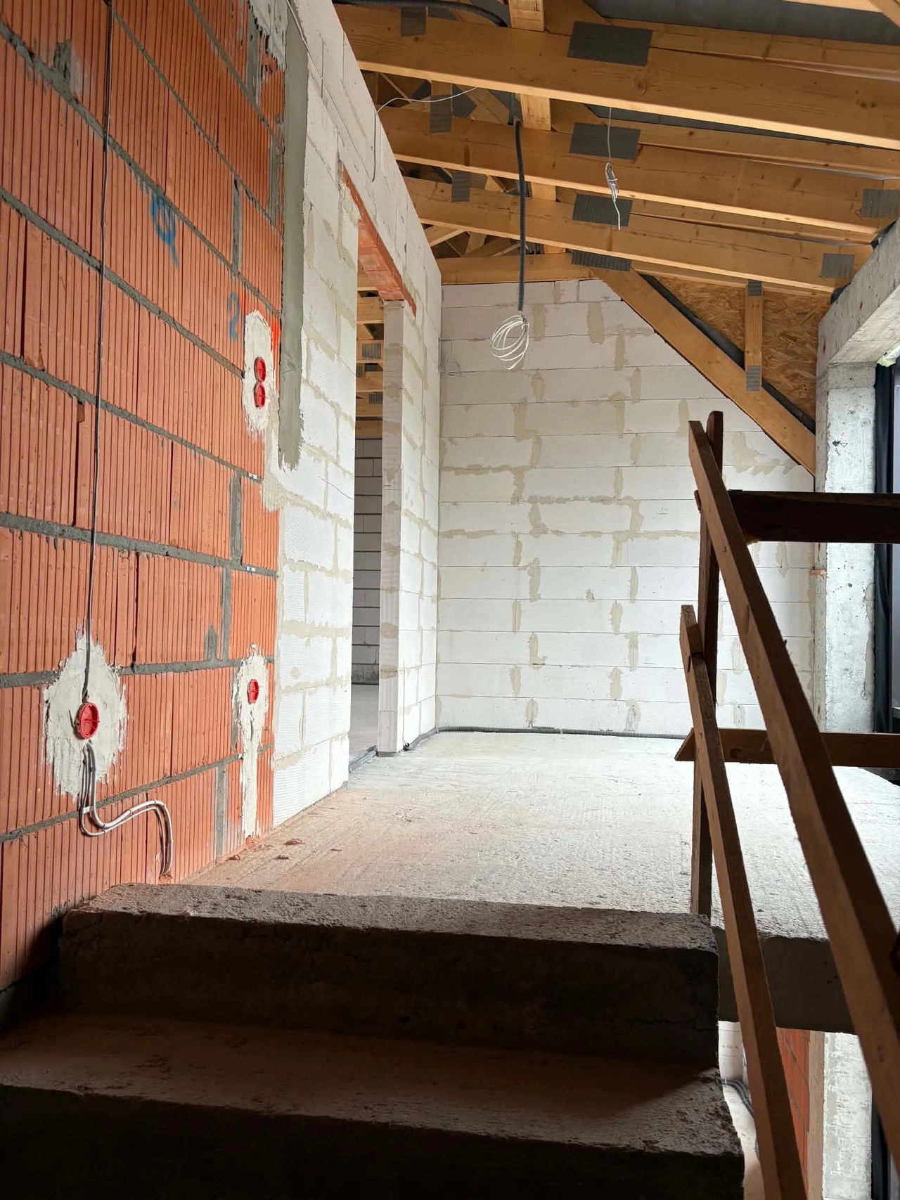 Prowadzenie instalacji elektrycznej w budynku